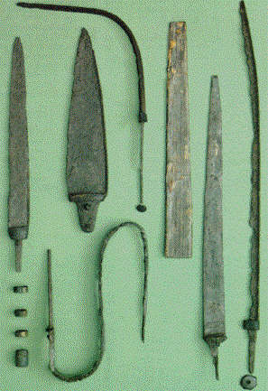 En samling af sværd.
